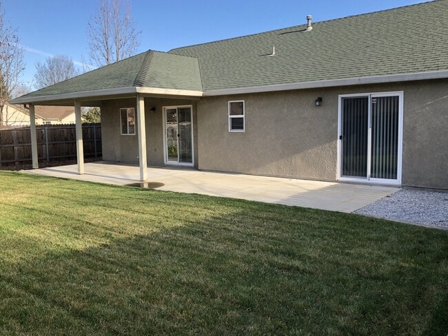 Building Photo - Great Anderson Location on Corner Lot, 3 Bedroom, 2 Bath Home