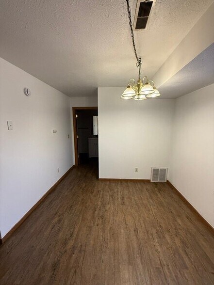 Building Photo - 149 E Menard St