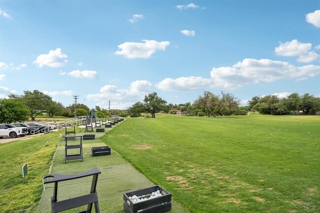 Building Photo - 730 Vanguard St