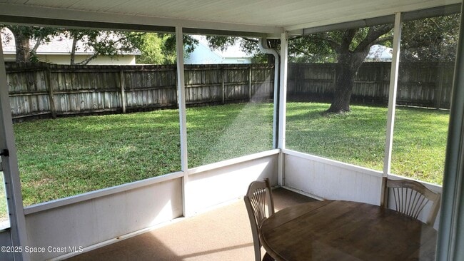 Building Photo - 2115 Sierra St