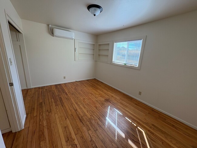 Building Photo - 3 Bed 1 Bath