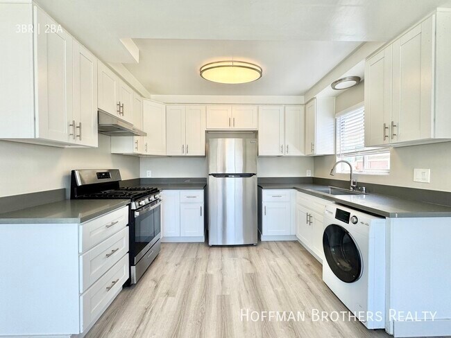 Building Photo - 12234 Manor Dr