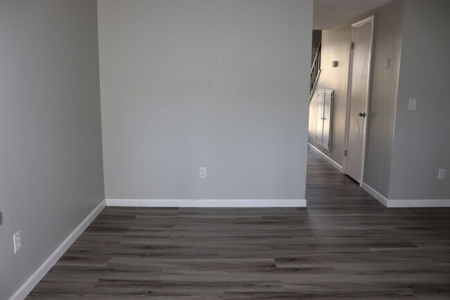 Building Photo - 731 Old Liberty Rd