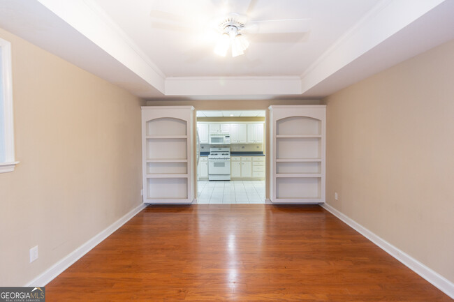 Building Photo - 155 Glenwood Ln