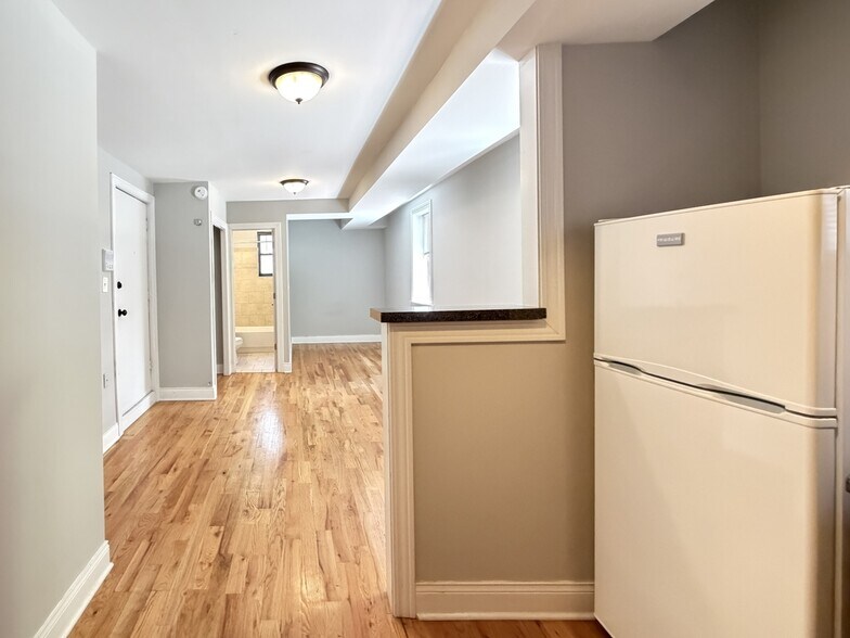 Building Photo - 2854 N Orchard St