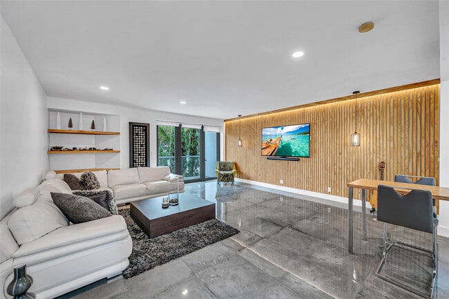 Building Photo - 1511 NE 4th Pl