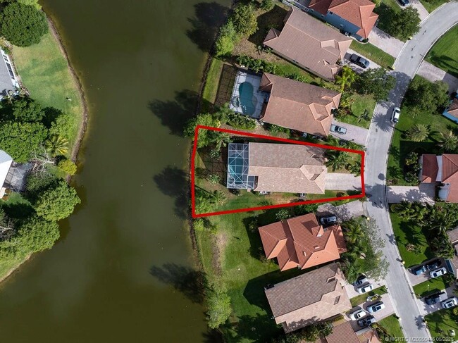 Building Photo - 2096 NW Marsh Rabbit Ln