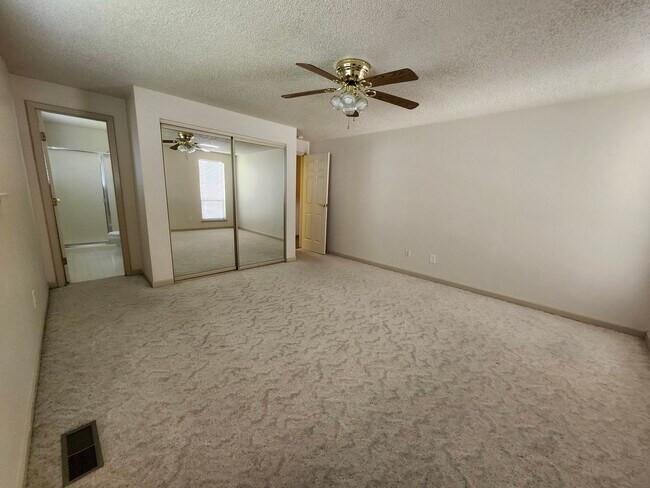 Building Photo - MOVE-IN SPECIAL: Spacious 4 Bedroom Home in N. Richland
