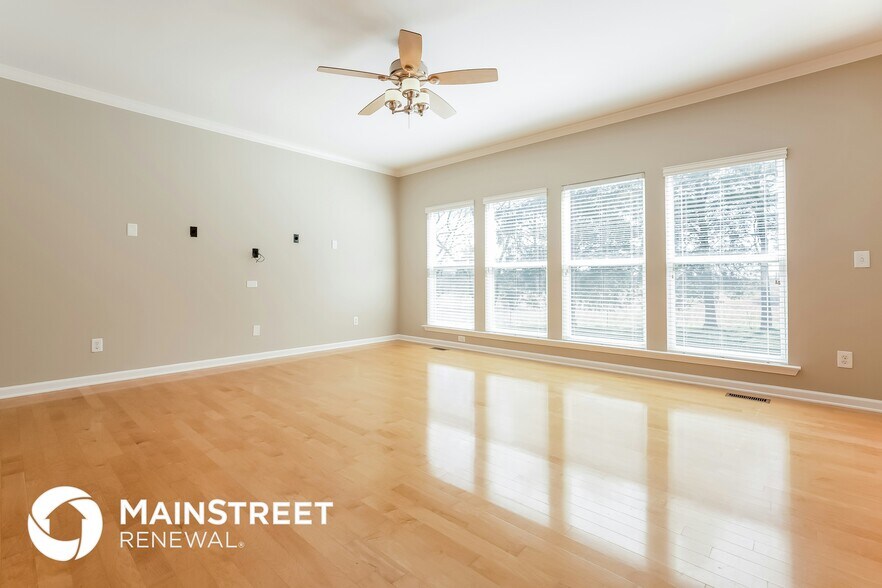 Building Photo - 422 Laurel Hills Dr