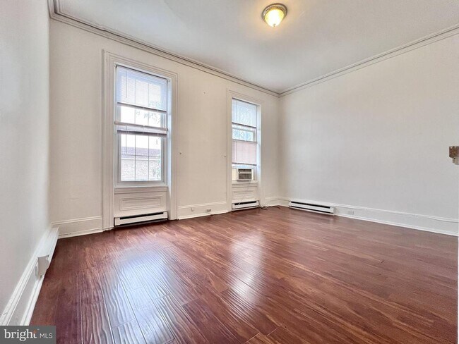 Building Photo - 849 N 5th St