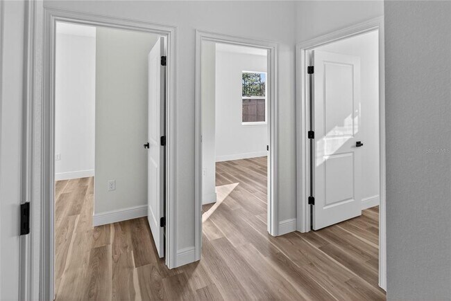 Building Photo - 1852 W Quaker Ln