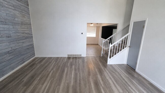 Building Photo - 2930 Dunsmoore Way