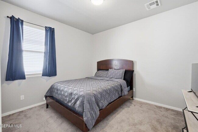 Building Photo - 1052 Summer Breeze Pl