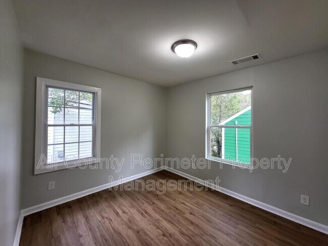 Building Photo - 278 Moreland Way