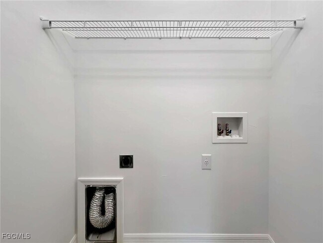 Building Photo - 1320 Trafalgar Pkwy