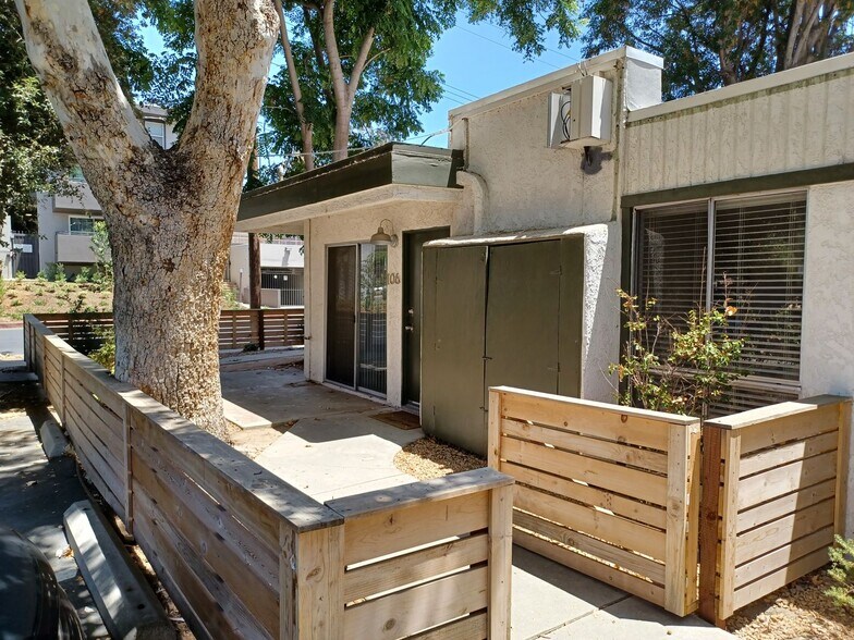 Primary Photo - Individual Bungalows: All 1 bedroom/ 1 bat...