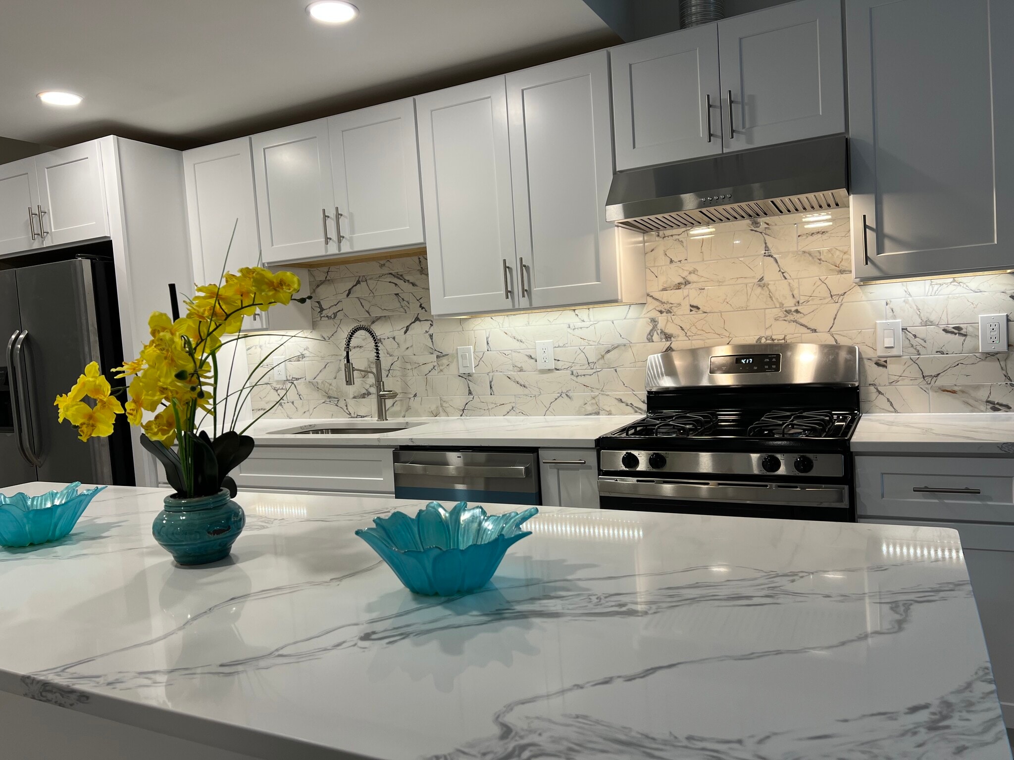 Kitchen with large island - 8145 Mount Vernon Hwy