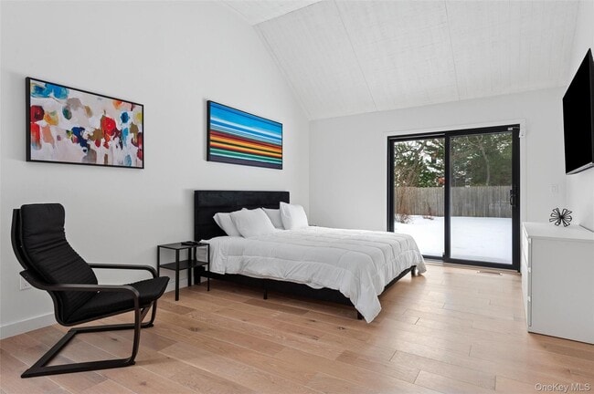 Building Photo - 10 Hampton St