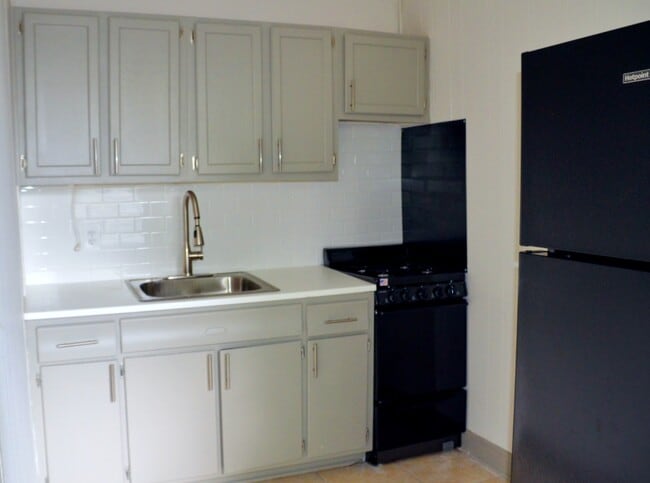 Building Photo - Madrid Apartments