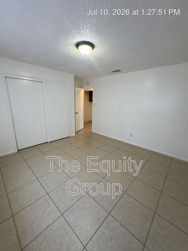 Building Photo - 2023 S Tracy Ct