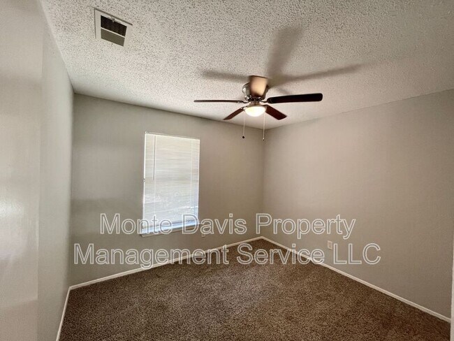 Building Photo - 1312 Southport Dr