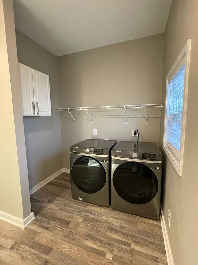 Samsung front load washer - 2508 Guilford Ave