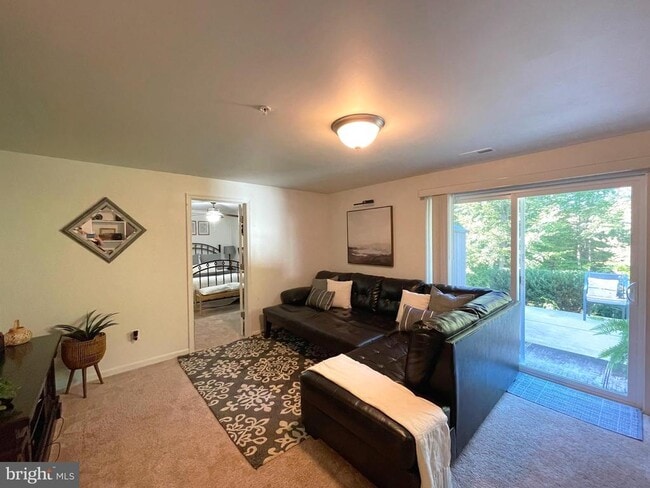 Building Photo - 519 Gate Dancer Ct