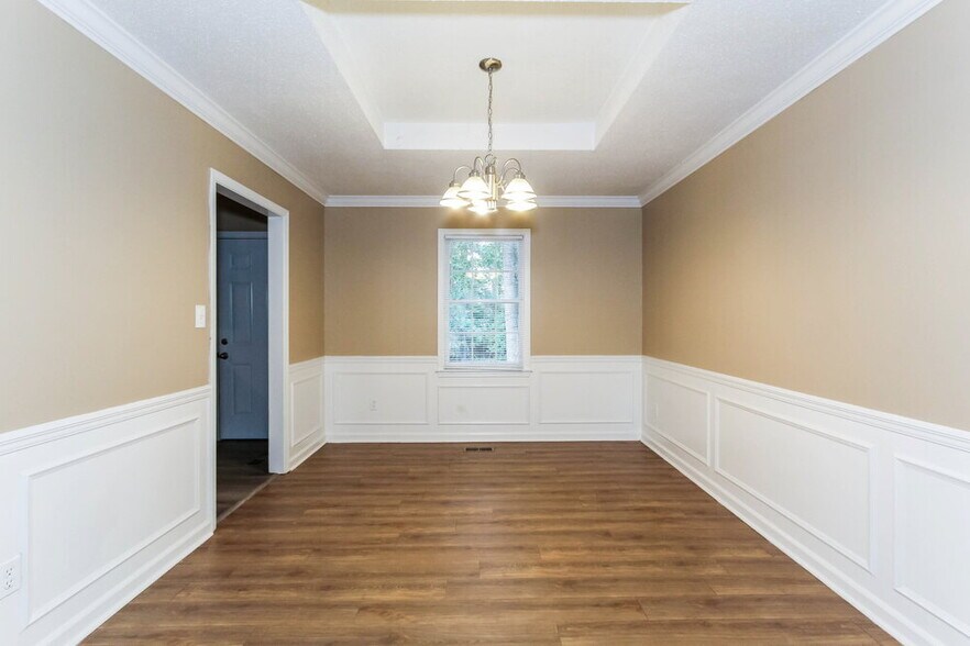 Building Photo - 1233 Willow Creek Pl