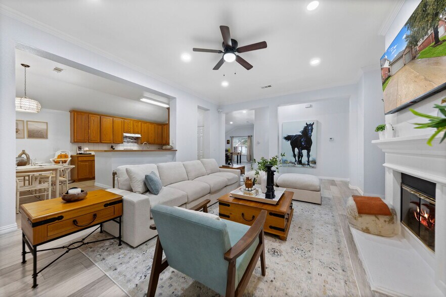 Building Photo - 4835 Crown Dr