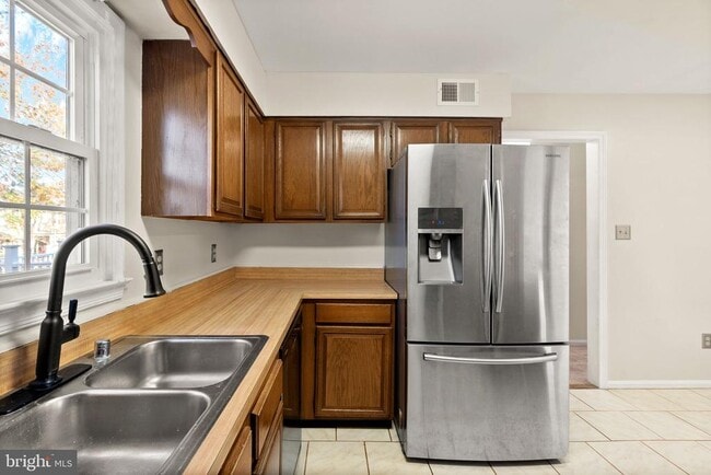 Building Photo - 13814 Leighfield St