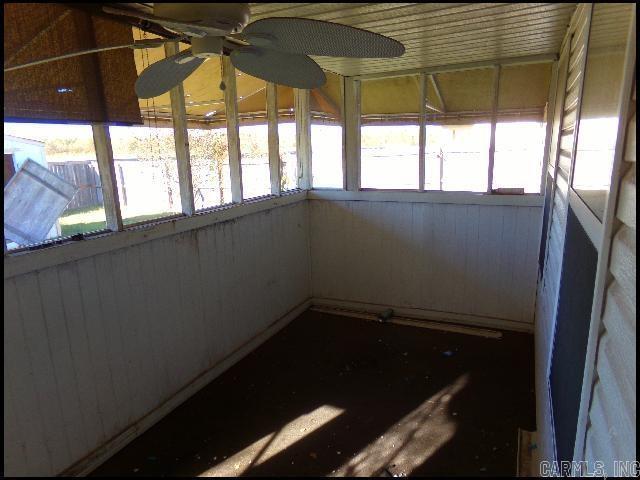 Building Photo - 909 Yarrow Dr