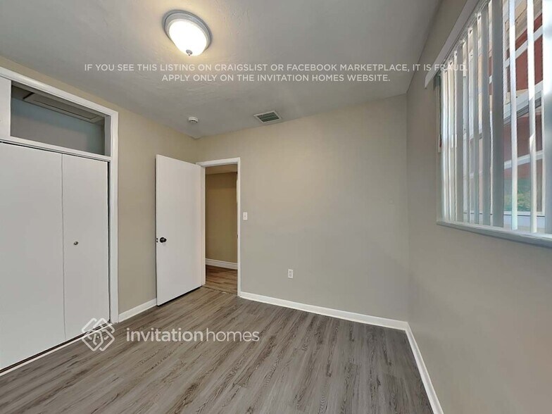 Building Photo - 9620 Thanksgiving Dr