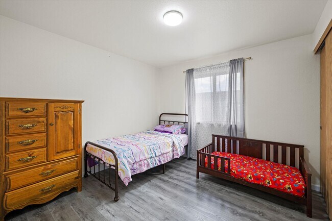 Building Photo - 6320 Candlestick Dr