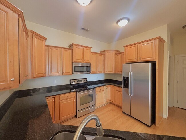 Building Photo - 2 bedroom/2 bathroom- Bennington on the Park