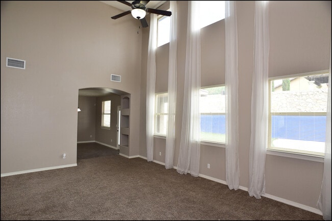 Building Photo - 13239 Emerald Isle St