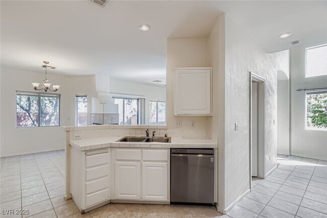 Building Photo - 2406 Miki Ct