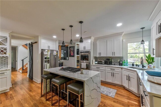 Building Photo - 3360 Turtle Lake Dr SE