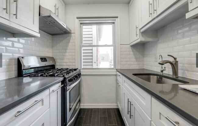 Building Photo - 116 71st St