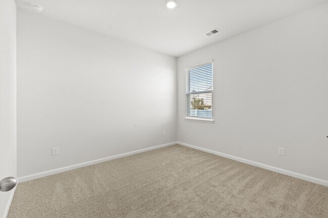 Building Photo - 1005 Sennema Cir