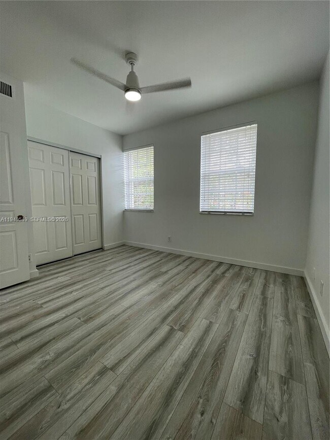 Building Photo - 207 Mallory Ct