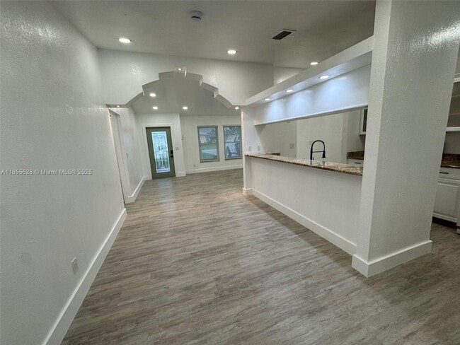 Building Photo - 2720 SW 11th Pl