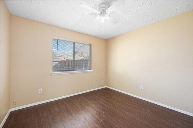 Building Photo - 3811 Meadow Pl Dr