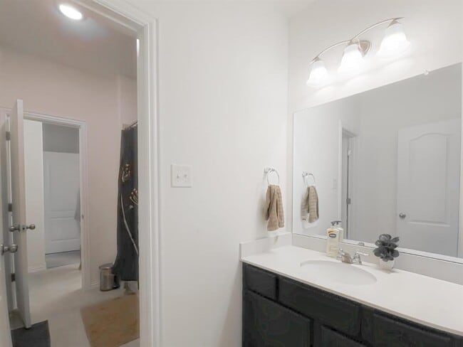 Building Photo - 627 Pheasant Hill Ln