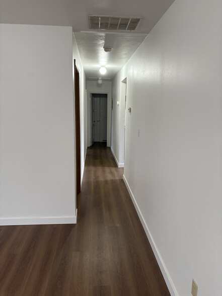 Hallway facing bathroom - 861 Edmonds Avenue Northeast