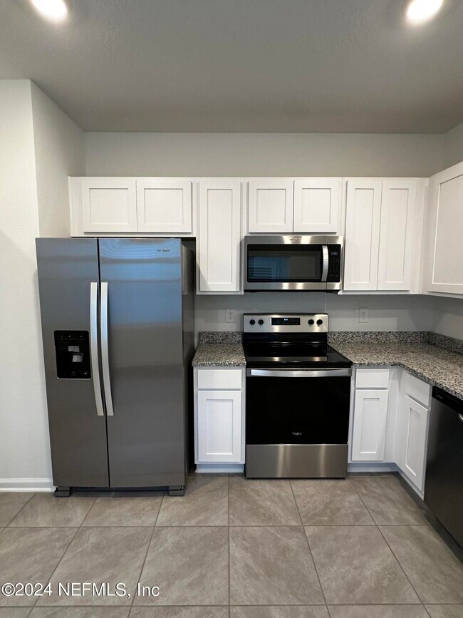 Building Photo - 35 Tidal Bch Ave