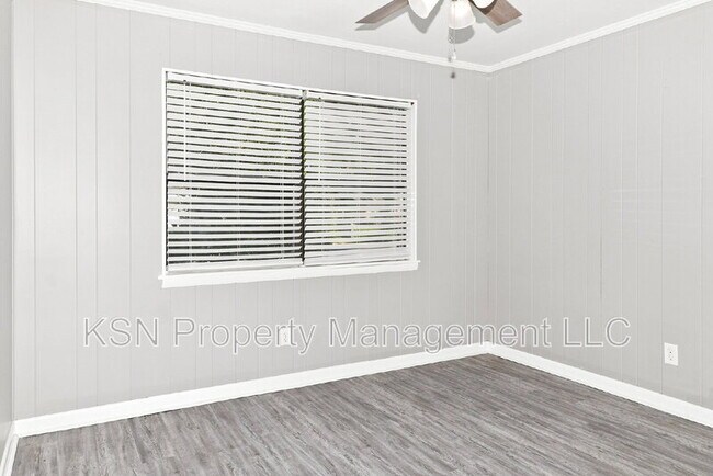 Building Photo - 32 Skyline Dr