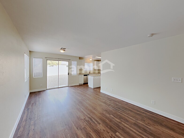 Building Photo - 6920 White Lakes Ave