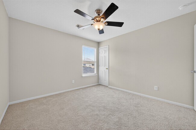 Building Photo - 15411 Redbud Dale Ct