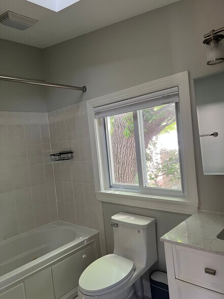 Building Photo - 1525 6th St NW