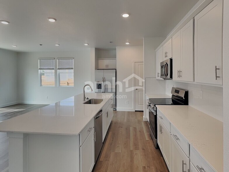 Building Photo - 10085 Abilene St